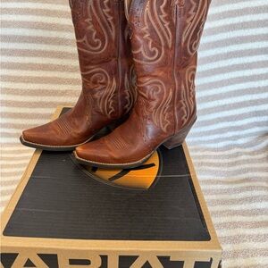 Ariat Distressed Brown Embroidered Leather Lace-Up Western Boots